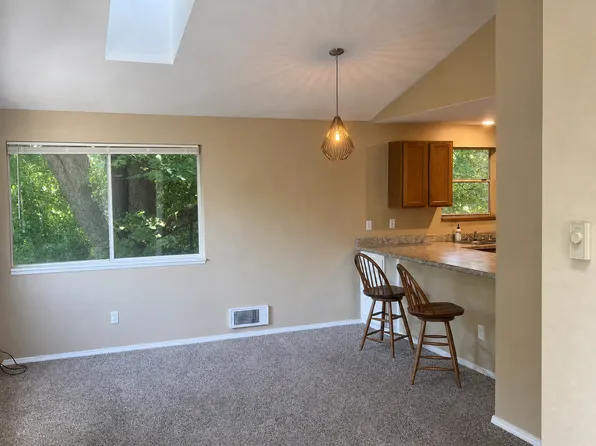 1207 NE 55th St APT A, Seattle, WA 98105