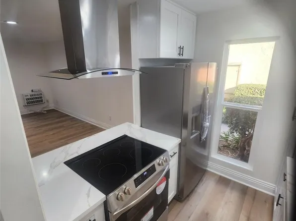 1040 W Macarthur Blvd APT 135, Santa Ana, CA 92707