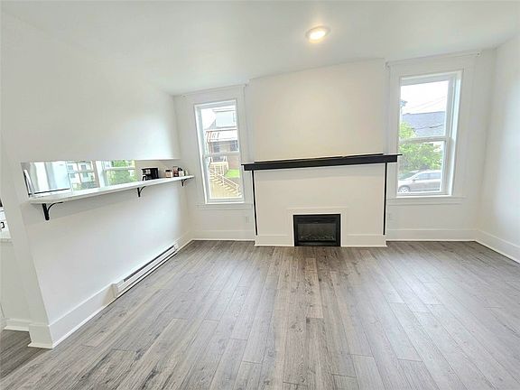 3rd image of 500 Marwood Ave