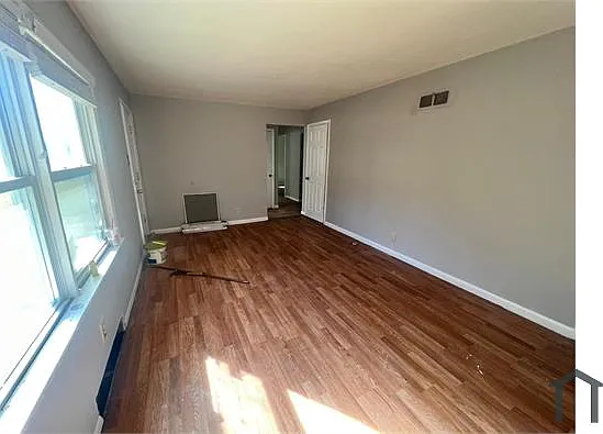 2 bed, 888 sqft, $1,050 — Photo 2