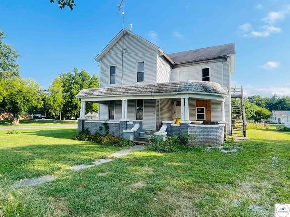114 E 3rd St, Appleton City, MO 64724