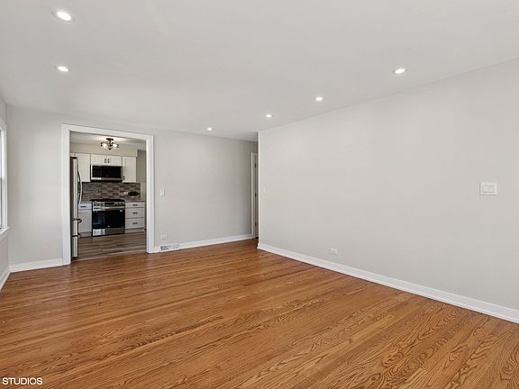 4th image of 303 Dalton Ave