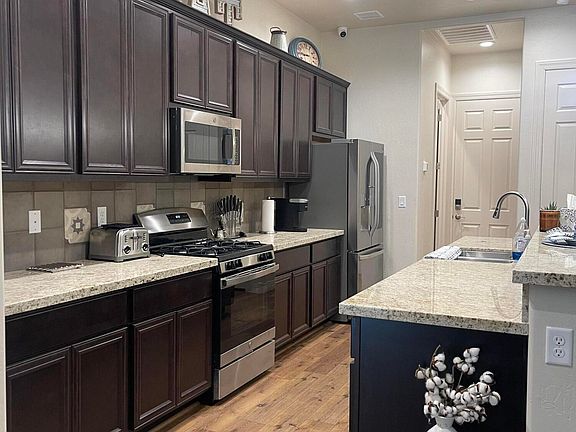 4th image of 3913 POSITANO Place