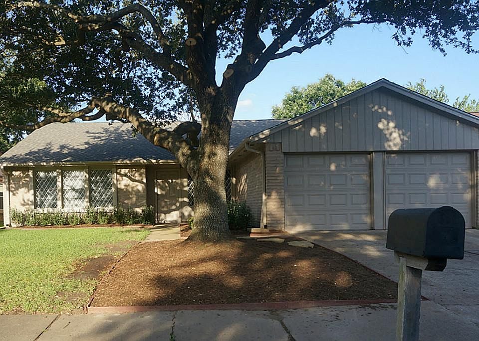 1st image of 20075 Crazy Horse Circle Dr