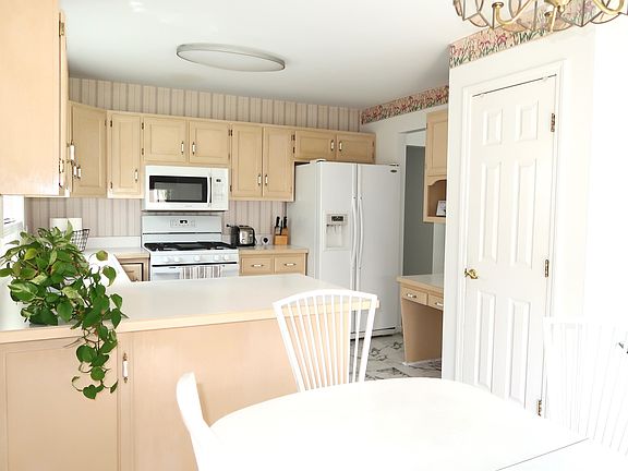 4th image of 3252 Ridgefield Ct