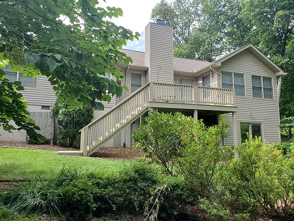 2nd image of 32 Kingsley Ct