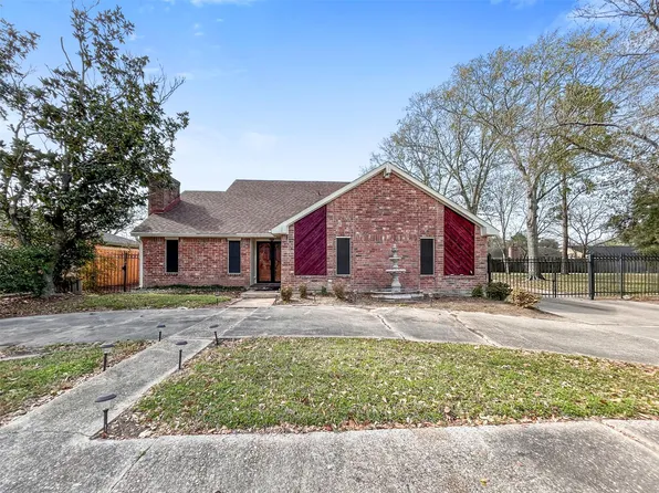 10614 Huntington Point Dr, Houston, TX 77099