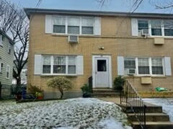28 Floyd St, Staten Island, NY 10310