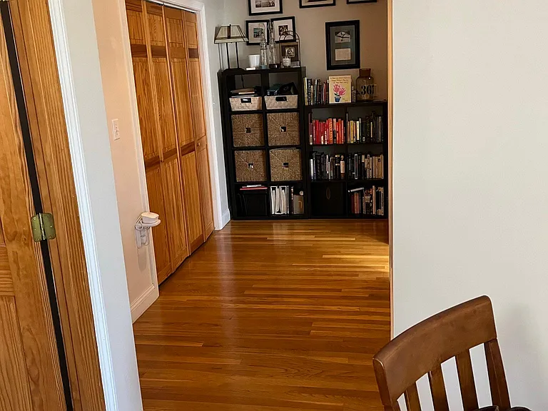 3-24 Burnham St #3 — Photo 2