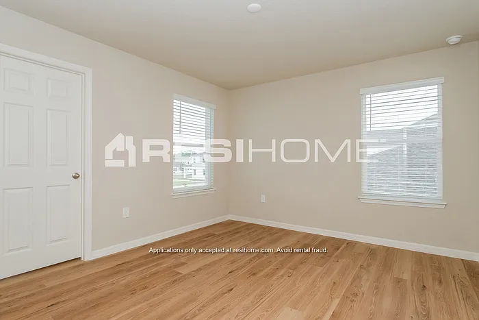 1702 Diane St — Photo 12