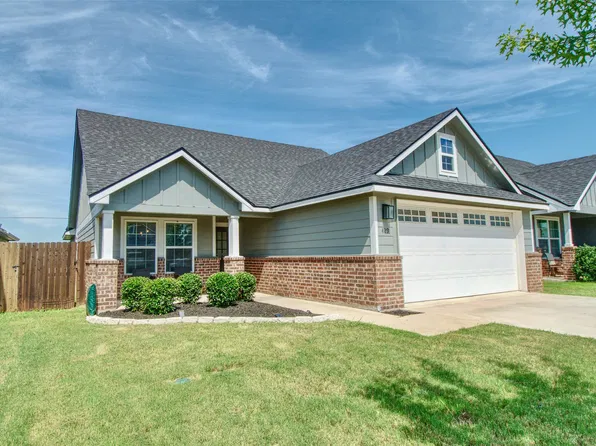 429 Travis Dr, McGregor, TX 76657