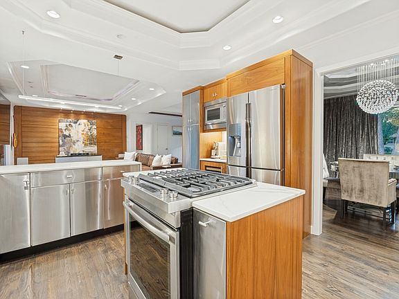 5th image of 10314 Sherbrook Ln