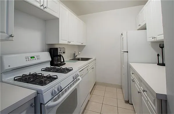 Sold by R New York | media 16