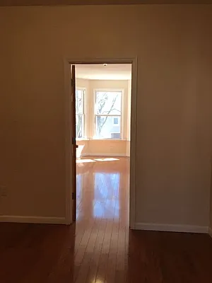 Rented by Yobi International Realty Corp | media 4