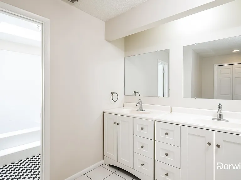 621 Torrey Oaks Ct — Photo 10