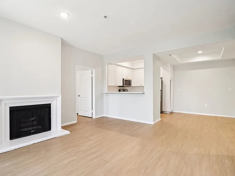 2245 Beverly Glen — Photo 12