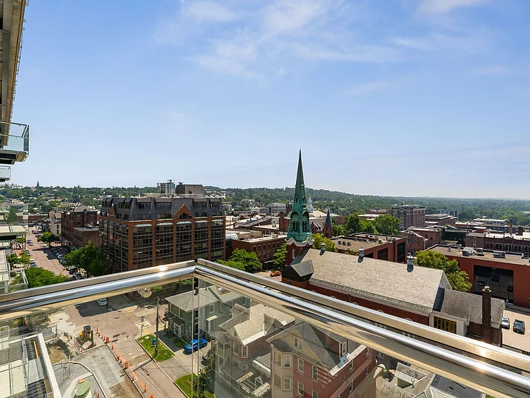 Bank Street Apartments at Burlington Square — Photo 9