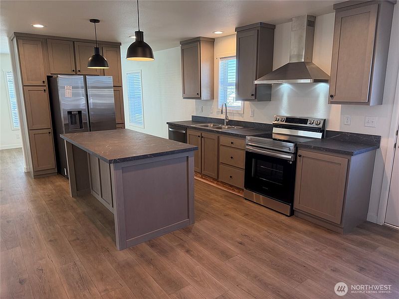 2nd image of 402 Maple Avenue #52