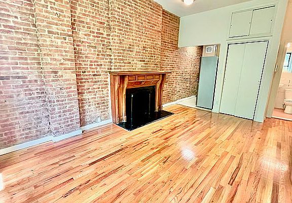 2nd image of 58 W 84th St APT 2R