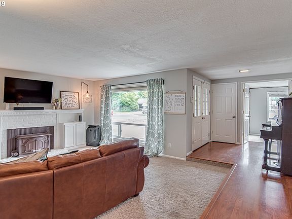 5th image of 3915 Rosewood St
