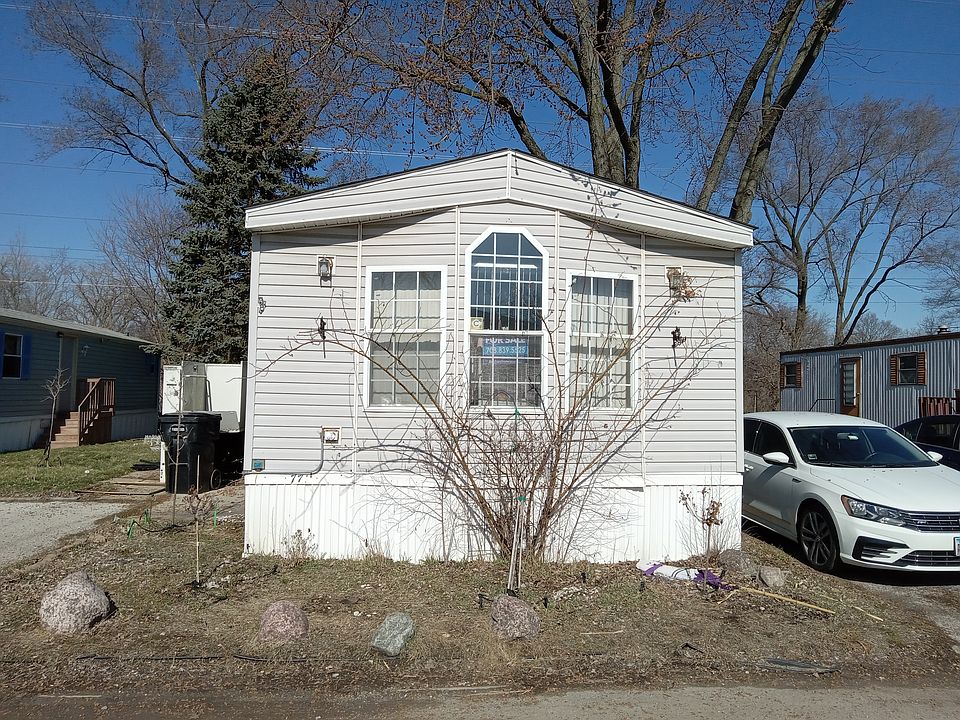 2nd image of 774 Maple Ln