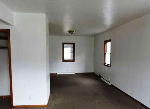 4th image of 137 Grove Dr