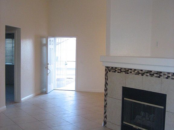 5th image of 2710 Tropical Sands Ave