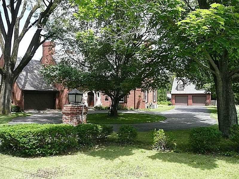 1st image of 35 Orchard Dr