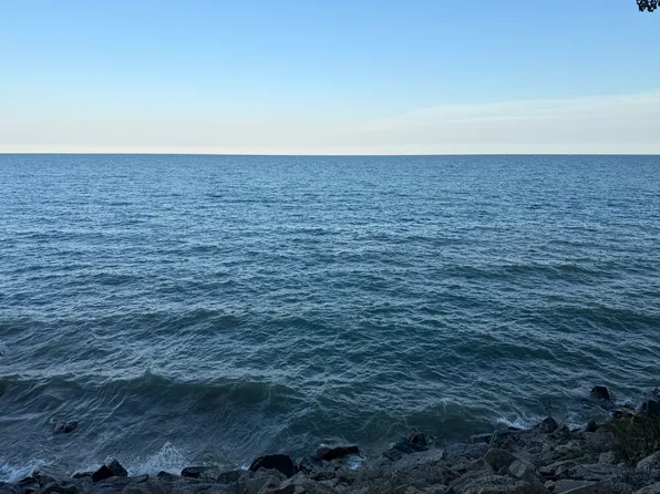 426 13th St, Kenosha, WI 53140