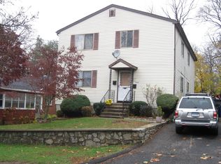 292-294 Robin St, Bridgeport, CT 06606