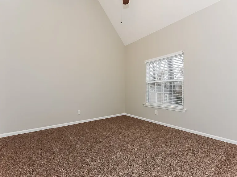 1903 Champlain Dr — Photo 14