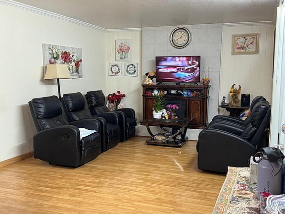 4th image of 916 Renee Court