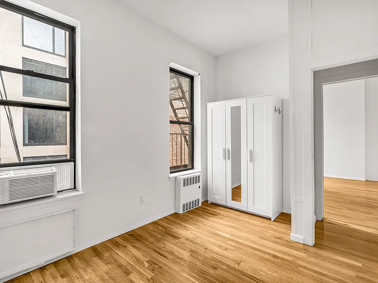 239 E 53rd St #2C — Photo 6