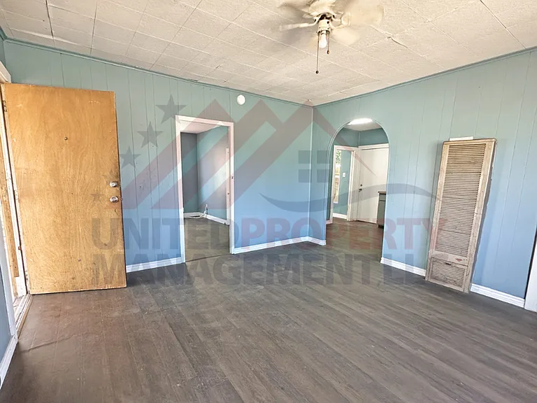 511 W Bonbright St — Photo 1