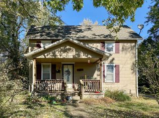1107 E Locust St, Nevada, MO 64772