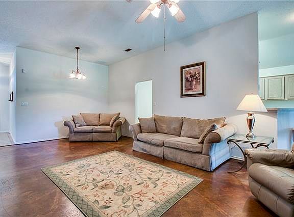 5th image of 3960 Silver Springs Dr