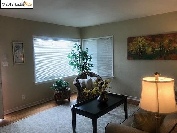 4th image of 334 37th St
