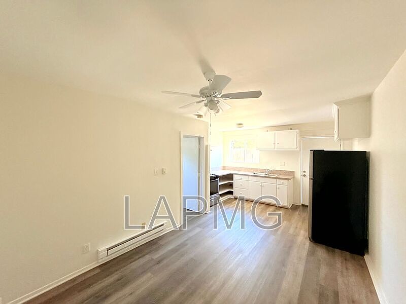 1st image of 927 929 1/2 Camulos Rd