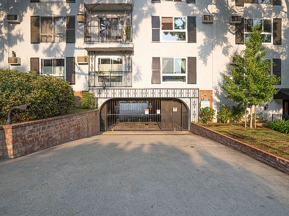 2nd image of 1222 N Olive Dr APT 416