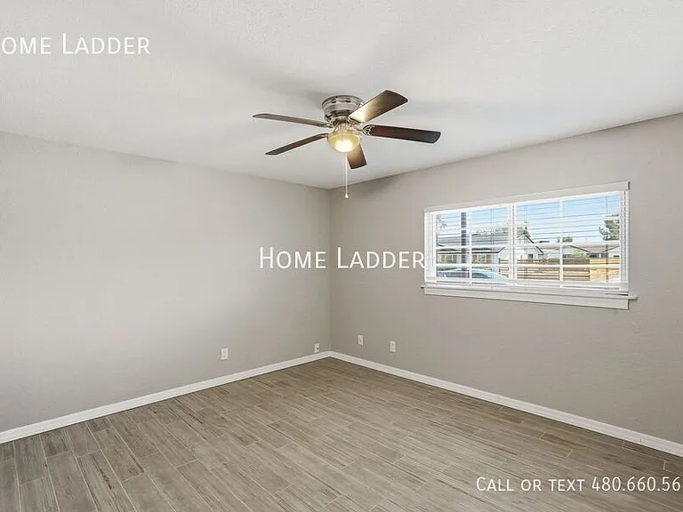 300 S Monterey St — Photo 14
