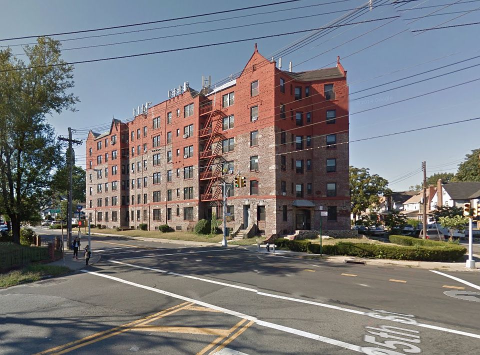 2nd image of 10436 196th St APT 4D