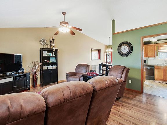 4th image of 1837 N Honeysuckle Cir