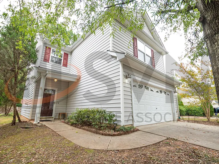 1007 Red Hat Ln — Photo 2