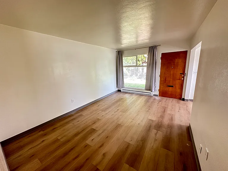 210 S 8th Ave #1 — Photo 8