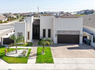 613 Puerta Del Sol Dr, Laredo, TX 78045