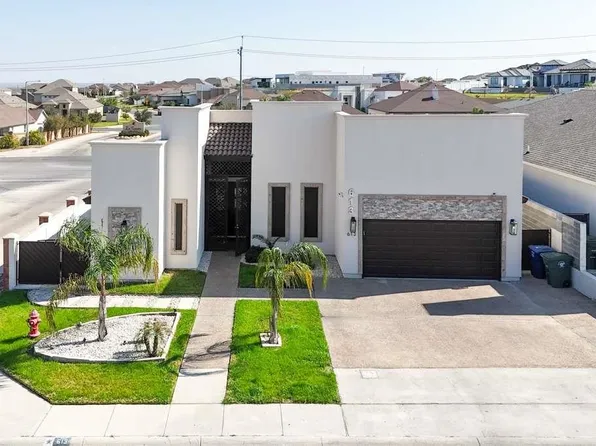 613 Puerta Del Sol Dr, Laredo, TX 78045