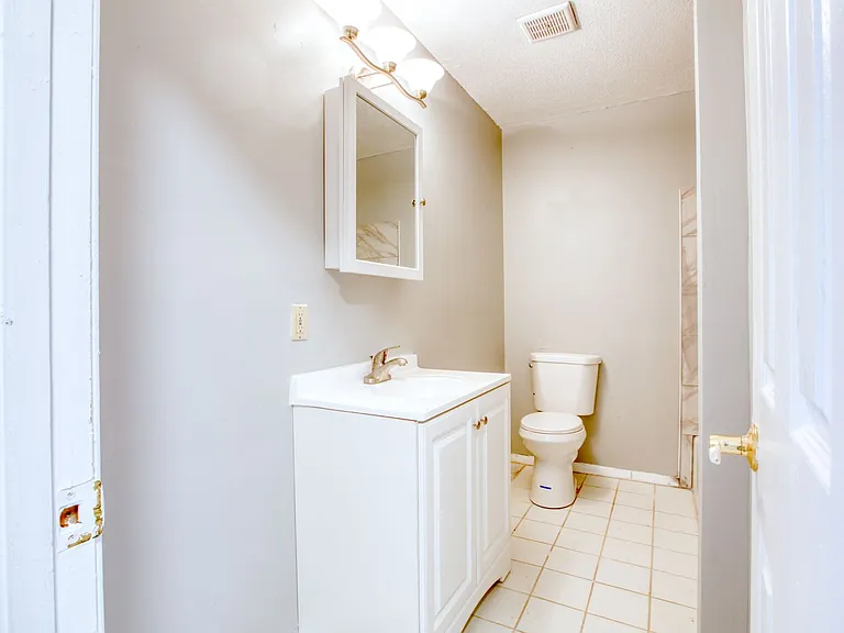 72 Caesar Dr — Photo 6