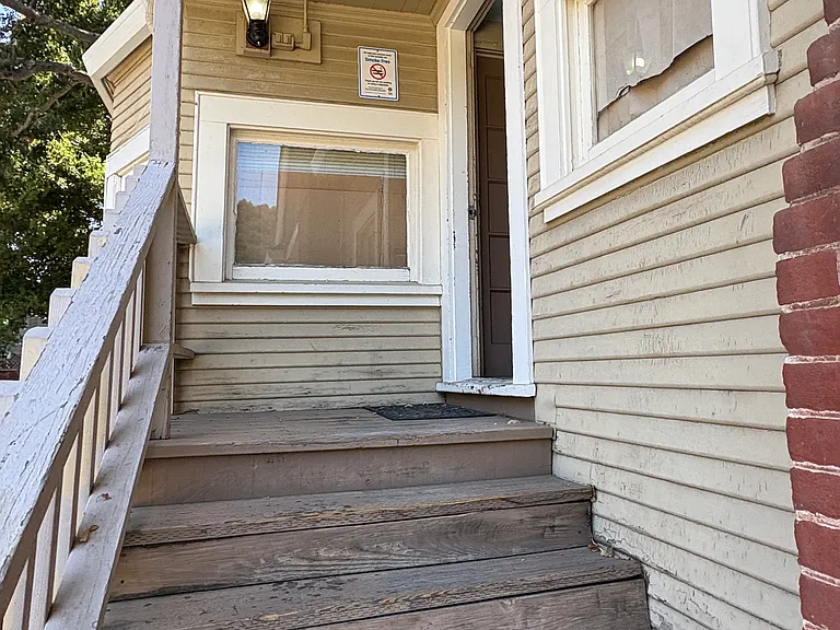 657 Everett Ave #4 — Photo 3