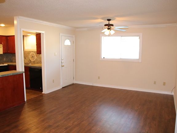4th image of 2107 Magnolia Dr