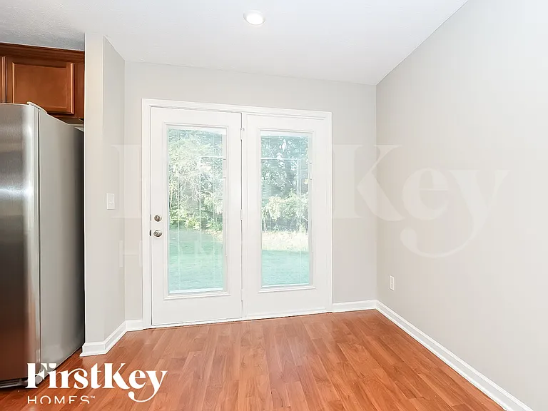 2116 Preserve Cir — Photo 6